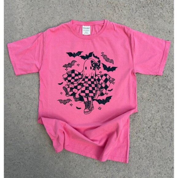 Checkered Ghost with Bats Pink Halloween Graphic T-Shirt Women's NWOT - Picture 2 of 3